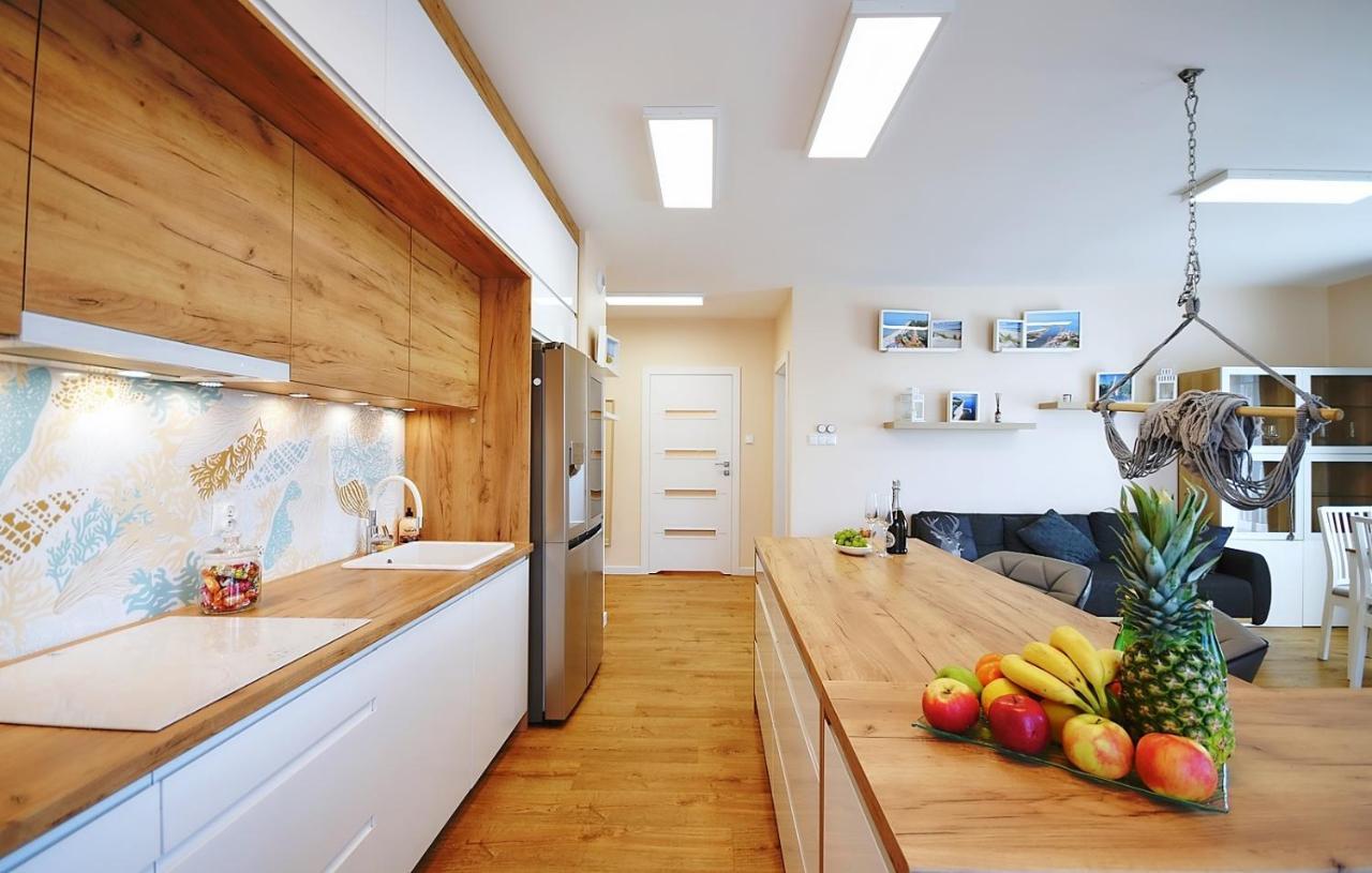 Апартаменты Apartament Premium Mikiniki Колобжег Экстерьер фото